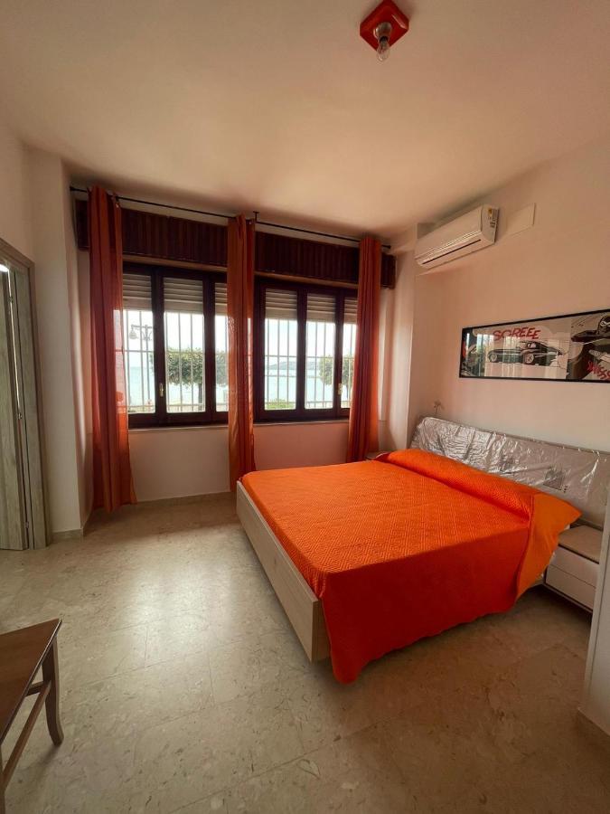 La Finestra Sul Mare B&B Crotone Exterior foto